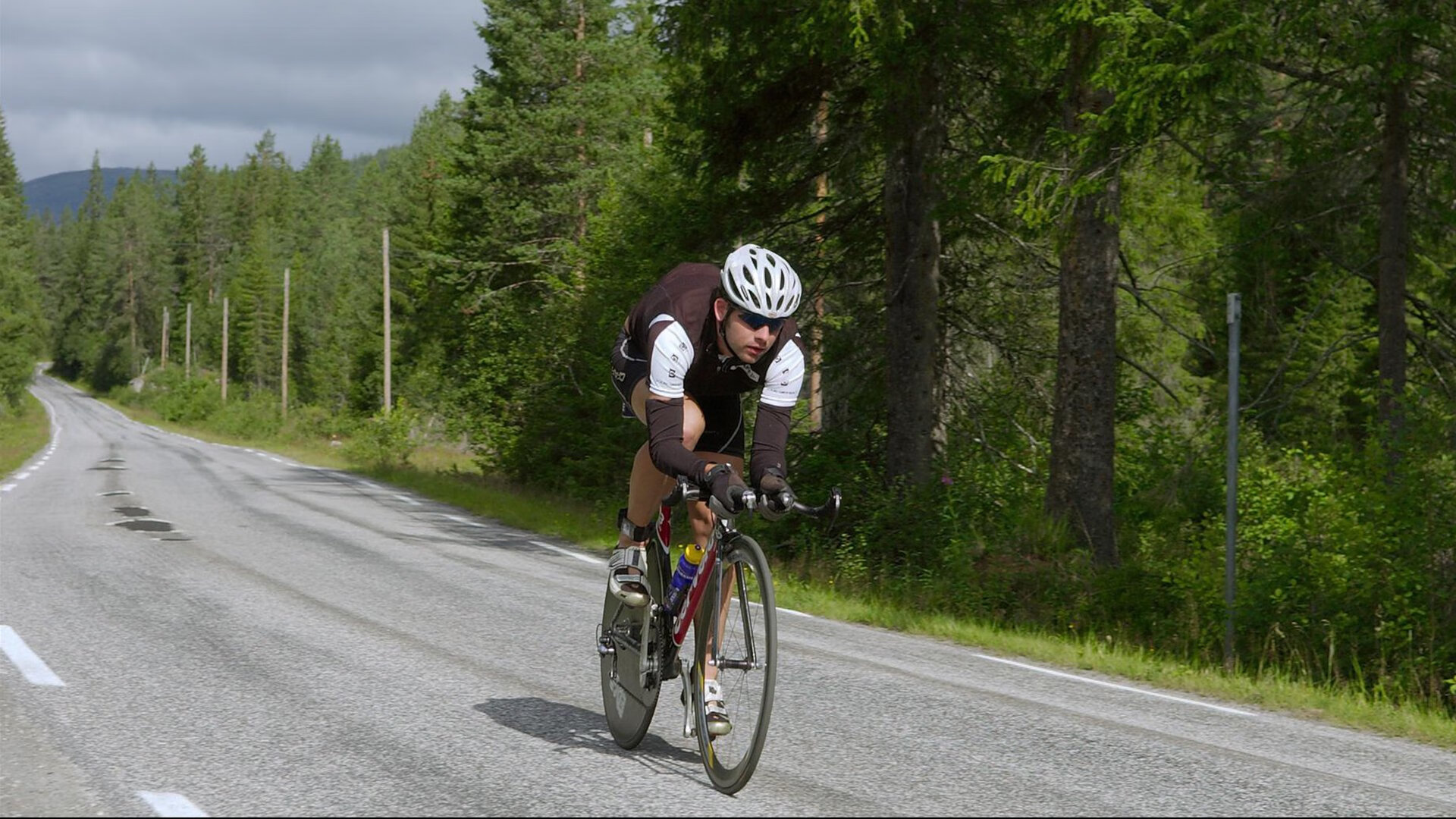 中国篮球的成长离不开每一次拼搏，我国篮球近20年的发展历程